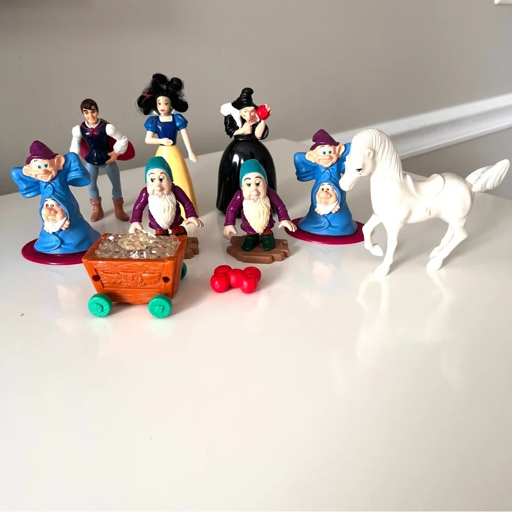 Vintage Snow White And Accessories Collectable McDonalds Happy Meal Toys Lot